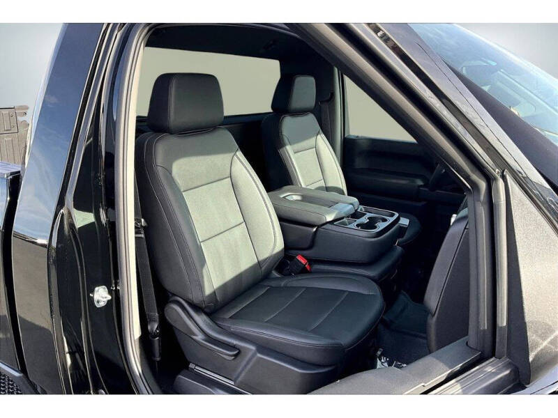 2025 GMC Sierra 2500HD Pro