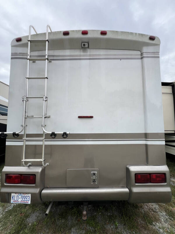 2000 Winnebago Adventurer
