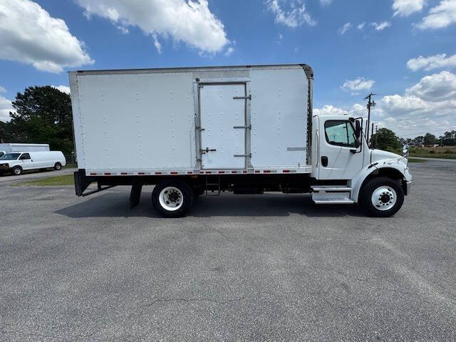 2017 Freightliner M2 106