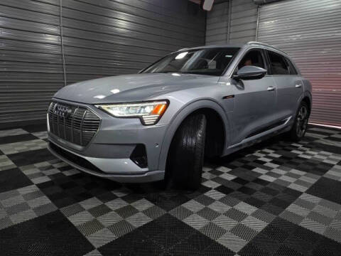 2022 Audi e-tron quattro Premium Plus