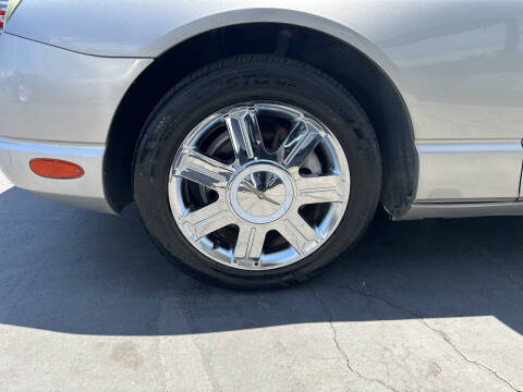 2005 Ford Thunderbird Deluxe