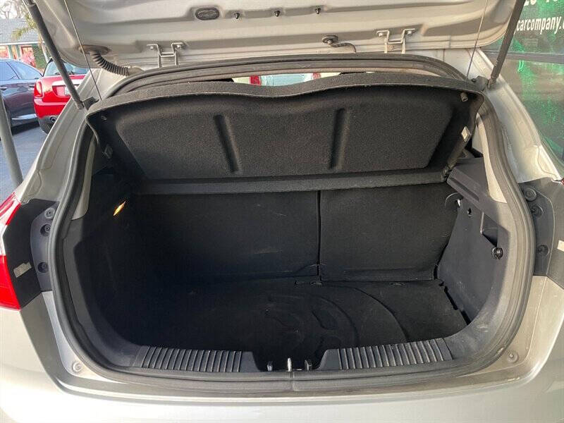 2014 Kia Rio 5-Door LX