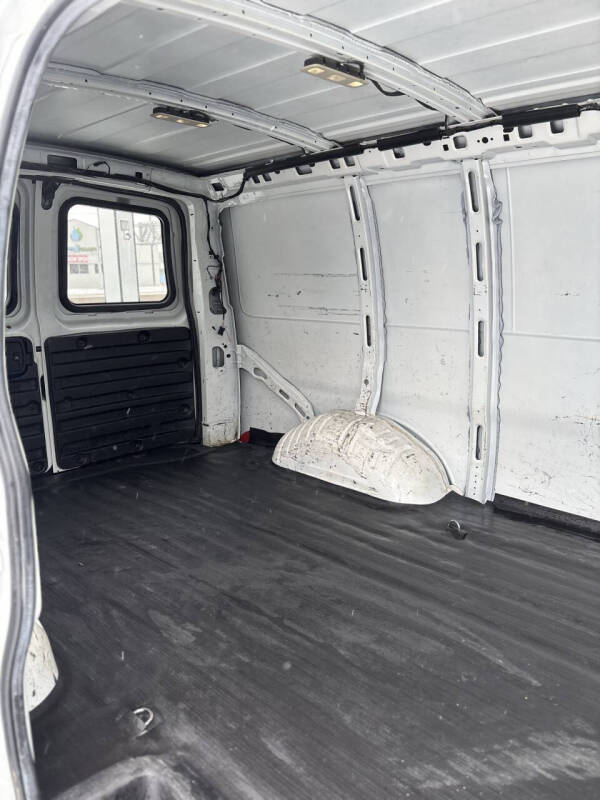 2021 Chevrolet Express 2500