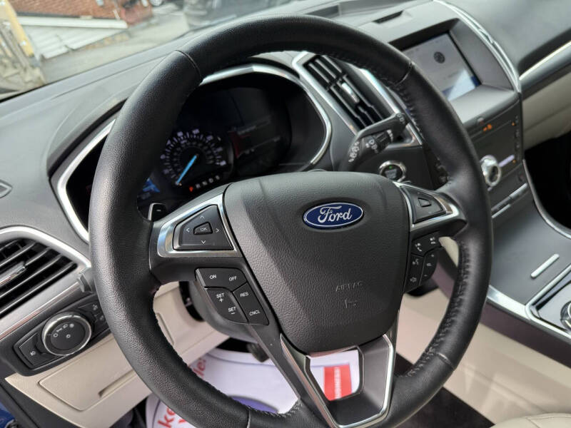 2020 Ford Edge Titanium