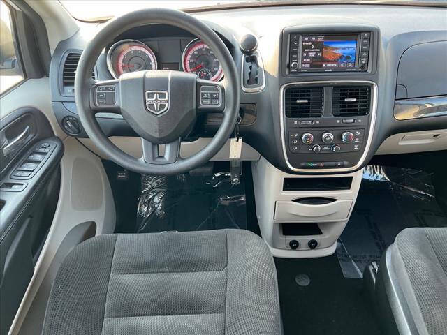 Used 2019 Dodge Grand Caravan SE with VIN 2C4RDGBG0KR770528 for sale in Wood River, IL