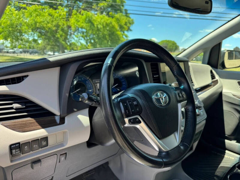 2015 Toyota Sienna