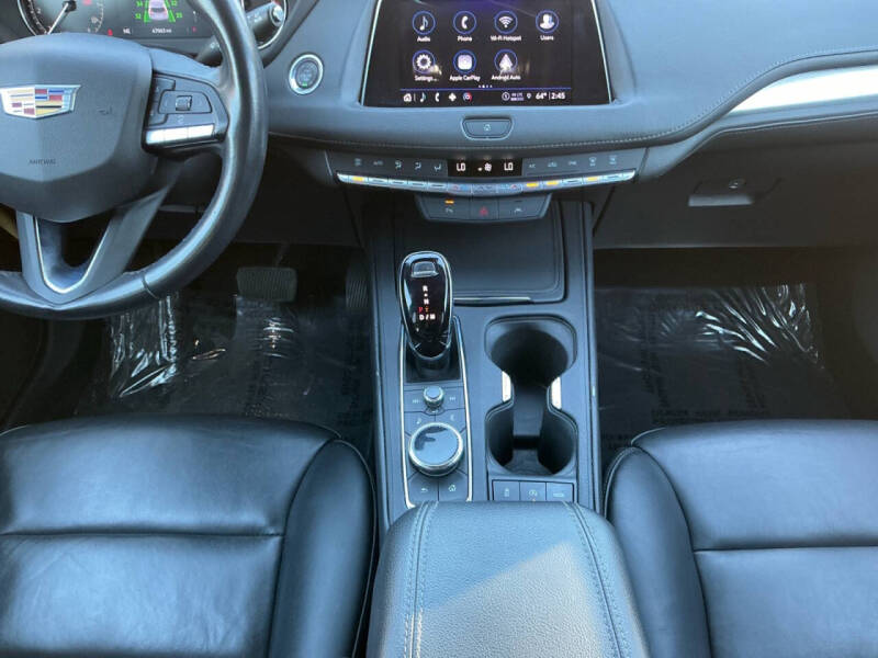 2023 Cadillac XT4 Premium Luxury