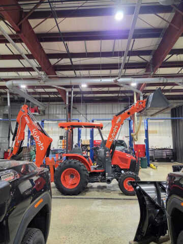 2021 Kubota M62  Tractor  Loader  Backhoe