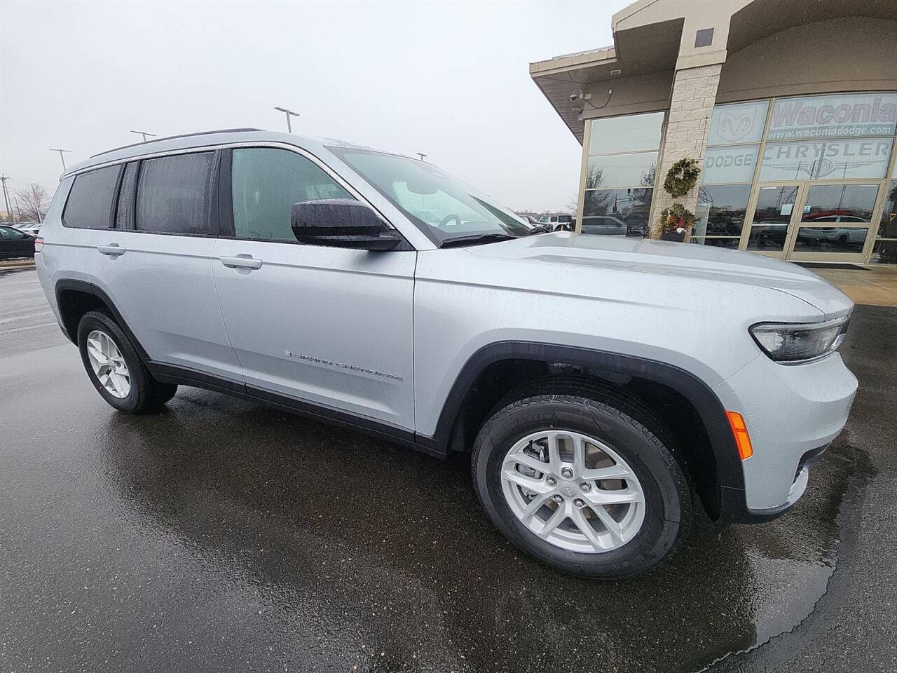 2024 Jeep Grand Cherokee L for sale at Victoria Auto Sales in Victoria, MN