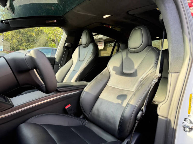 2023 Tesla Model X Standard Range