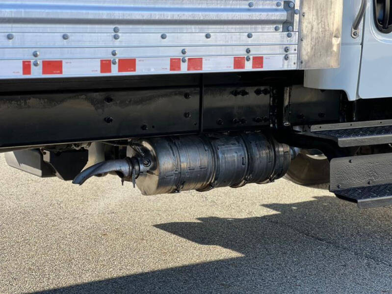 2018 Freightliner M2 106