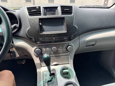 2012 Toyota Highlander SE