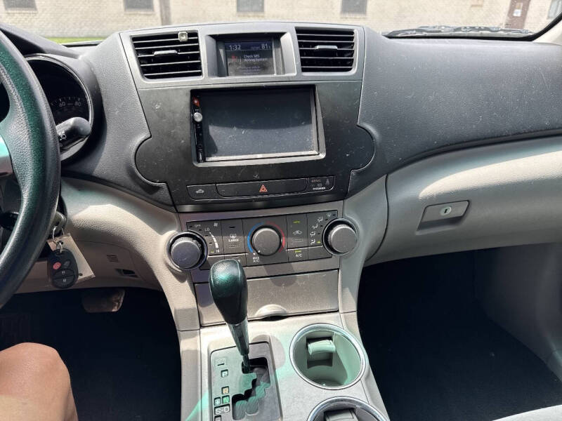 2012 Toyota Highlander SE