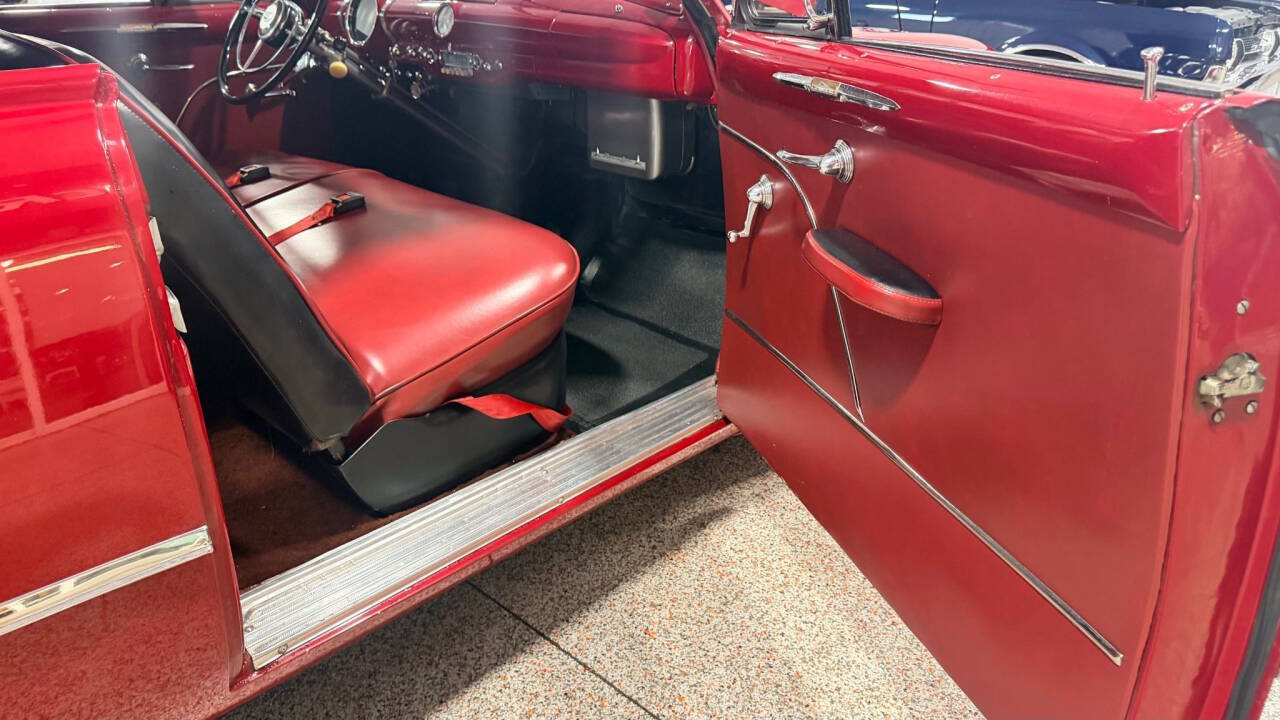 1949 Ford Custom 38