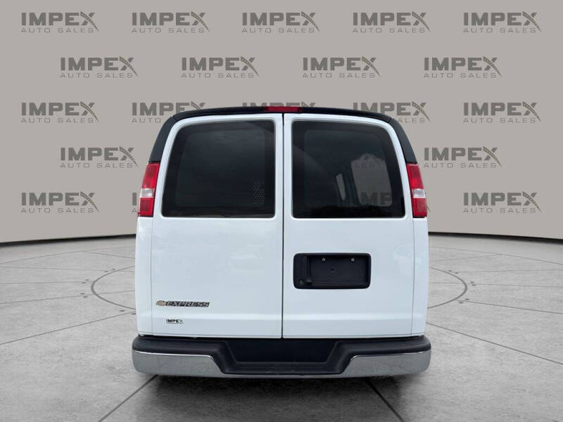 2024 Chevrolet Express 2500