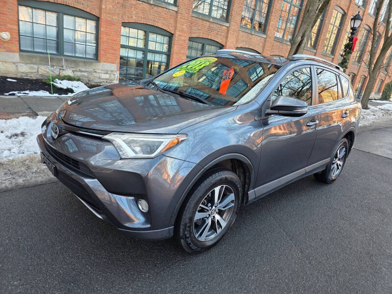 2018 Toyota RAV4 XLE's photo