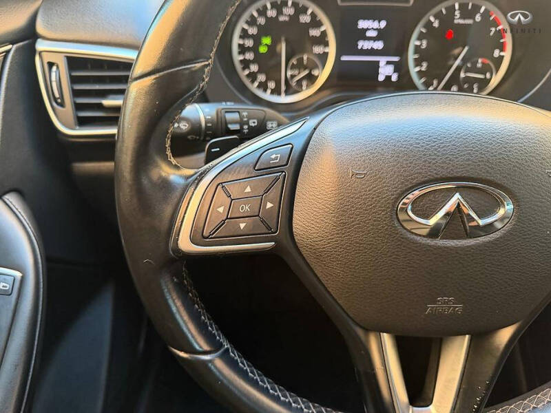 2017 Infiniti QX30