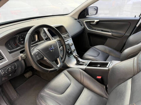 2017 Volvo XC60 T5 Dynamic