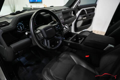 2023 Land Rover Defender 130 X-Dynamic SE