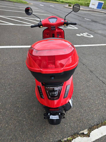 2025 Ice Bear Classic 150cc Scooter
