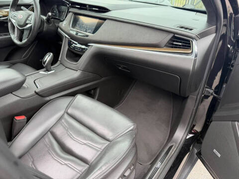 2017 Cadillac XT5 Platinum