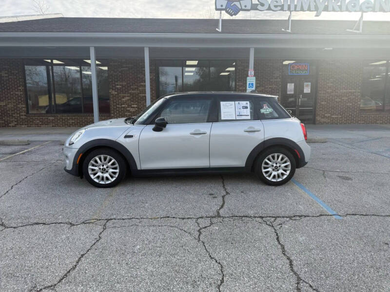 2016 MINI Hardtop 4 Door Cooper