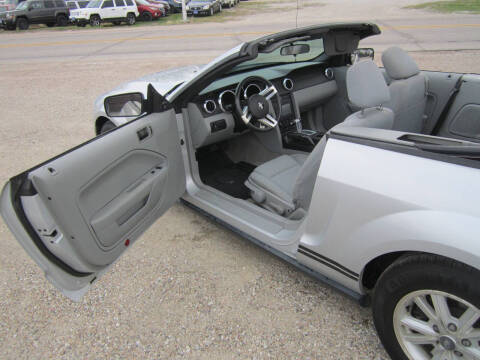 2006 Ford Mustang V6 Standard