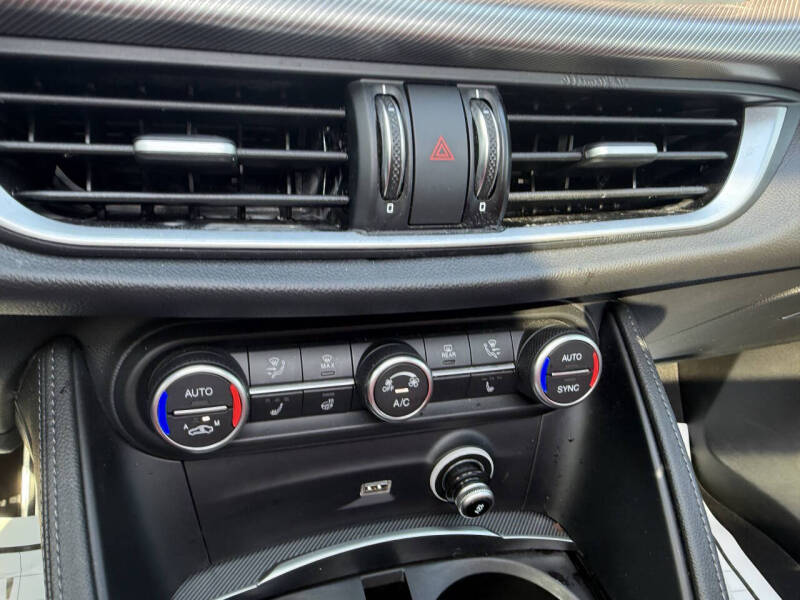 2022 Alfa Romeo Stelvio Veloce