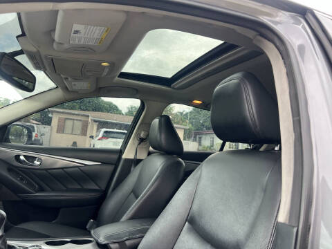 2015 Infiniti Q50 Premium