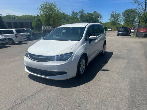 2023 Chrysler Voyager LX