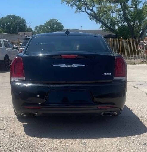 2018 Chrysler 300 Touring