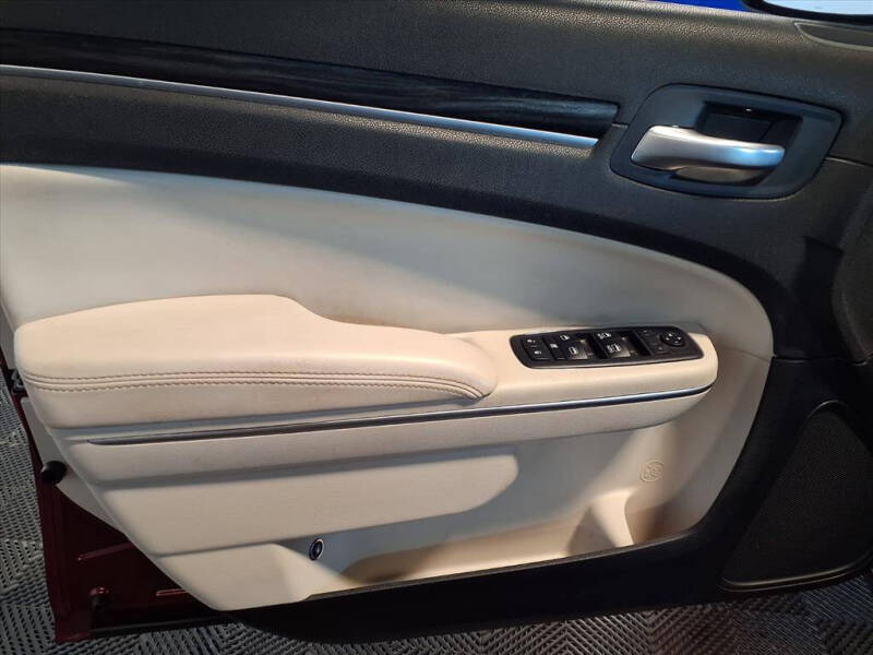 2018 Chrysler 300 Touring