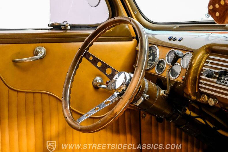 1940 Ford Deluxe