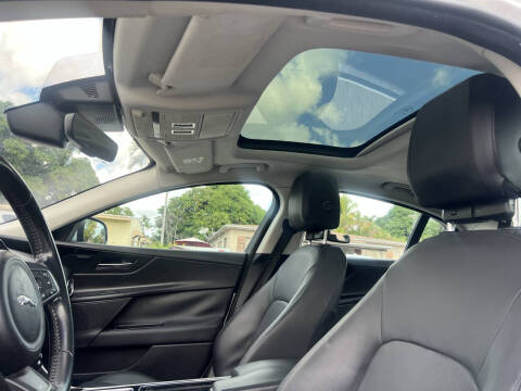 2019 Jaguar XE 25t Premium