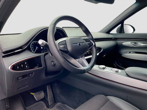 2025 Genesis GV70 2.5T Standard