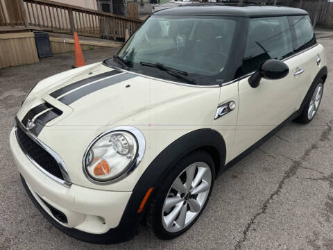 2011 MINI Cooper for sale at OASIS PARK & SELL in Spring TX
