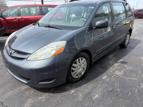 2008 Toyota Sienna CE 7-Passenger