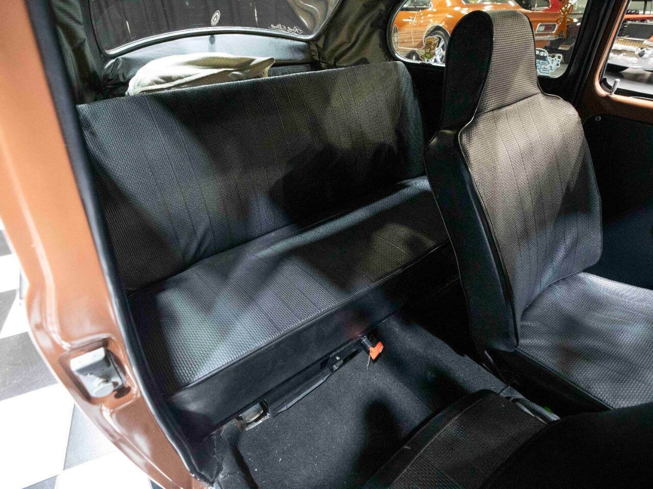1967 Volkswagen Beetle 36
