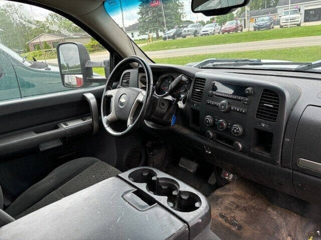 2008 Chevrolet Silverado 2500HD for sale at GAGE MOTORS in Coloma, MI