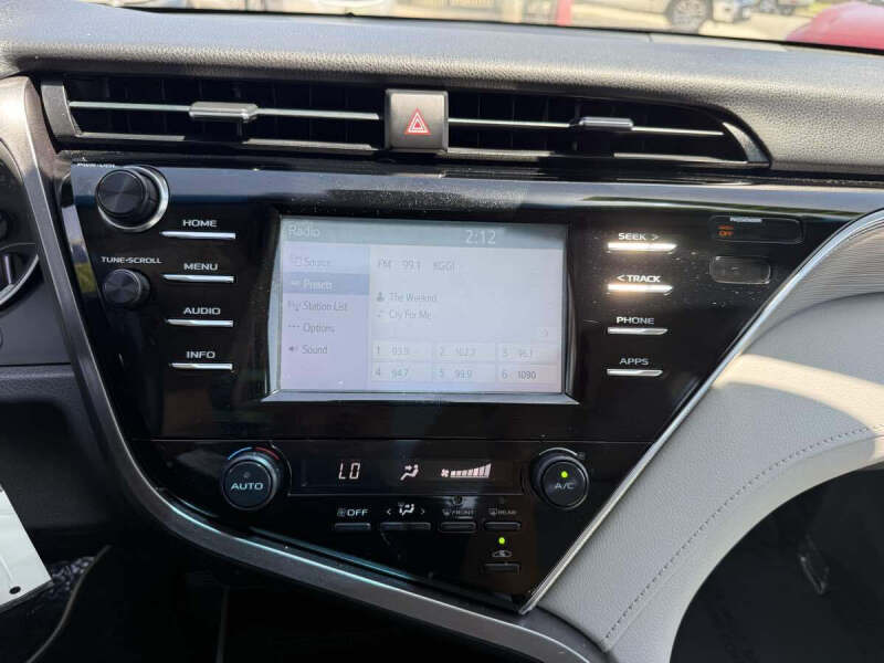 2018 Toyota Camry SE