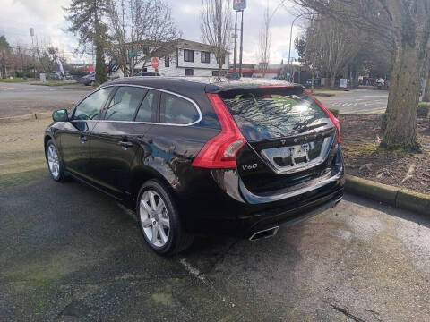 2016 Volvo V60 T5 Drive-E Platinum