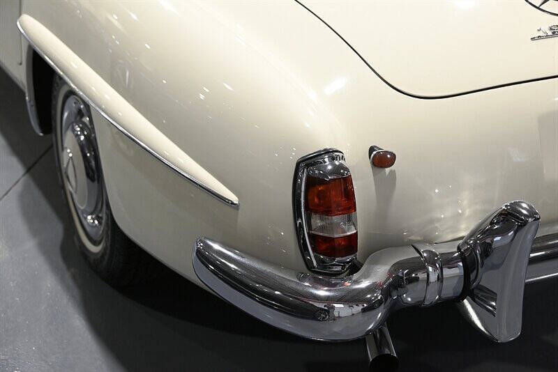 1961 Mercedes-Benz SL-Class 13