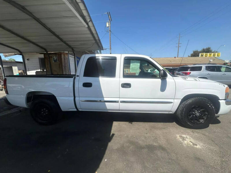 2006 GMC Sierra 1500 SLT photo 2