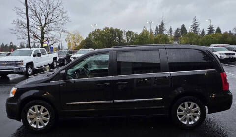 2016 Chrysler Town and Country Touring