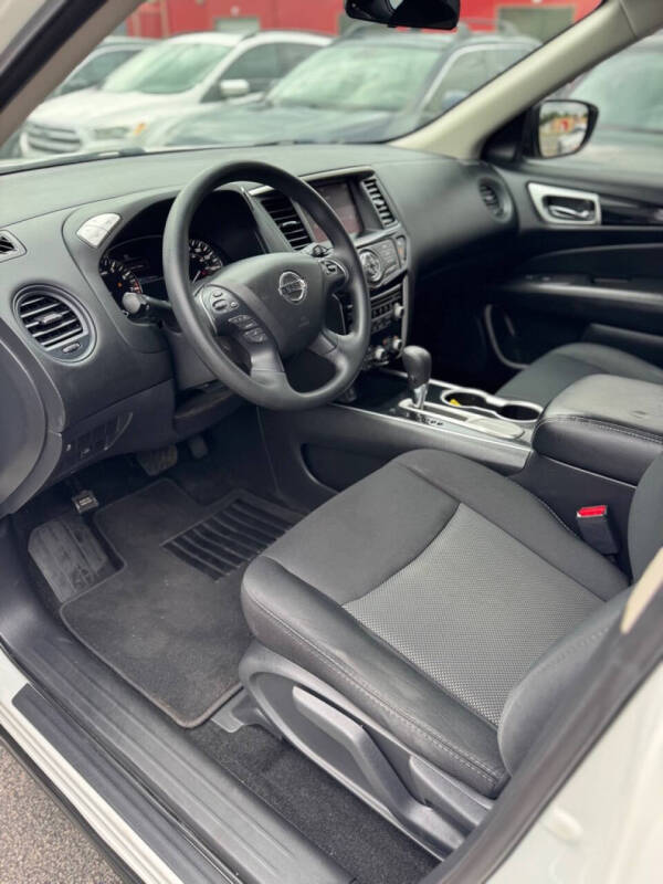 2019 Nissan Pathfinder S
