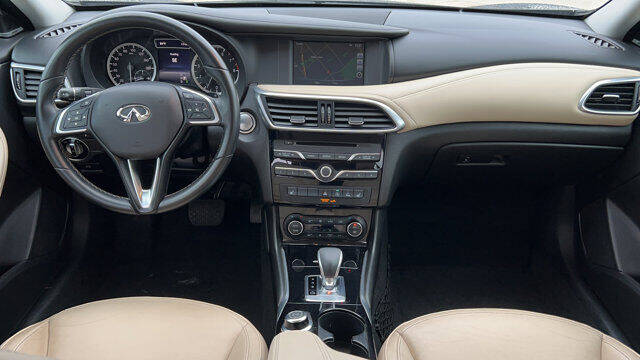 2018 Infiniti QX30 Premium