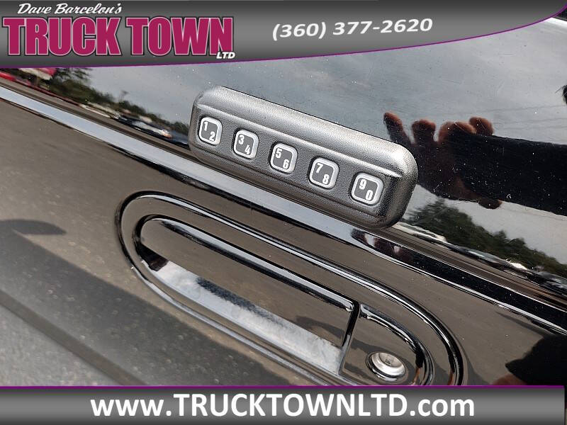 2004 Ford Thunderbird Deluxe