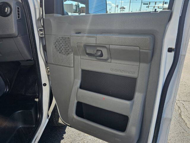 2017 Ford E-Series E-450 SD