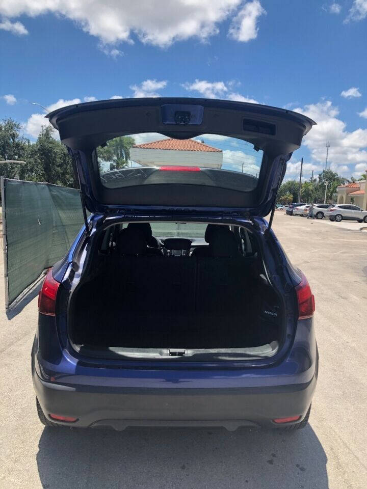 2018 Nissan Rogue Sport  - $15,500