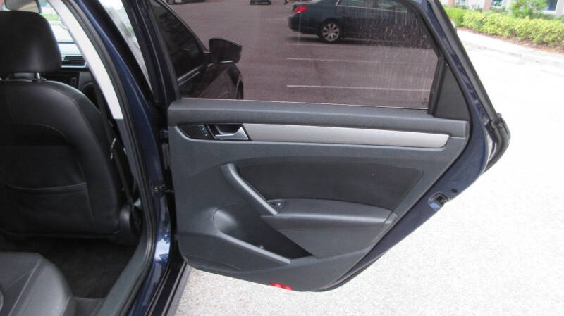 2015 Volkswagen Passat 1.8T SE